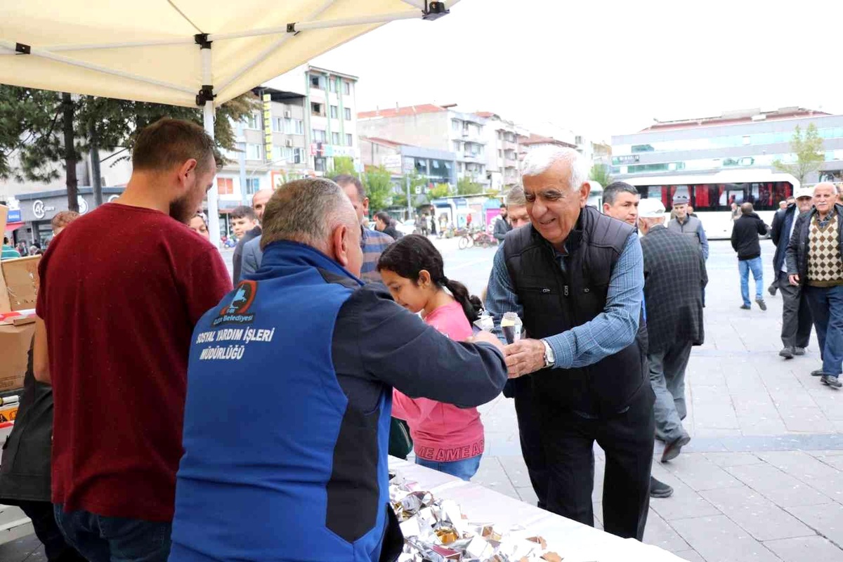 Hem kulaklar hem ağızlar tatlandı