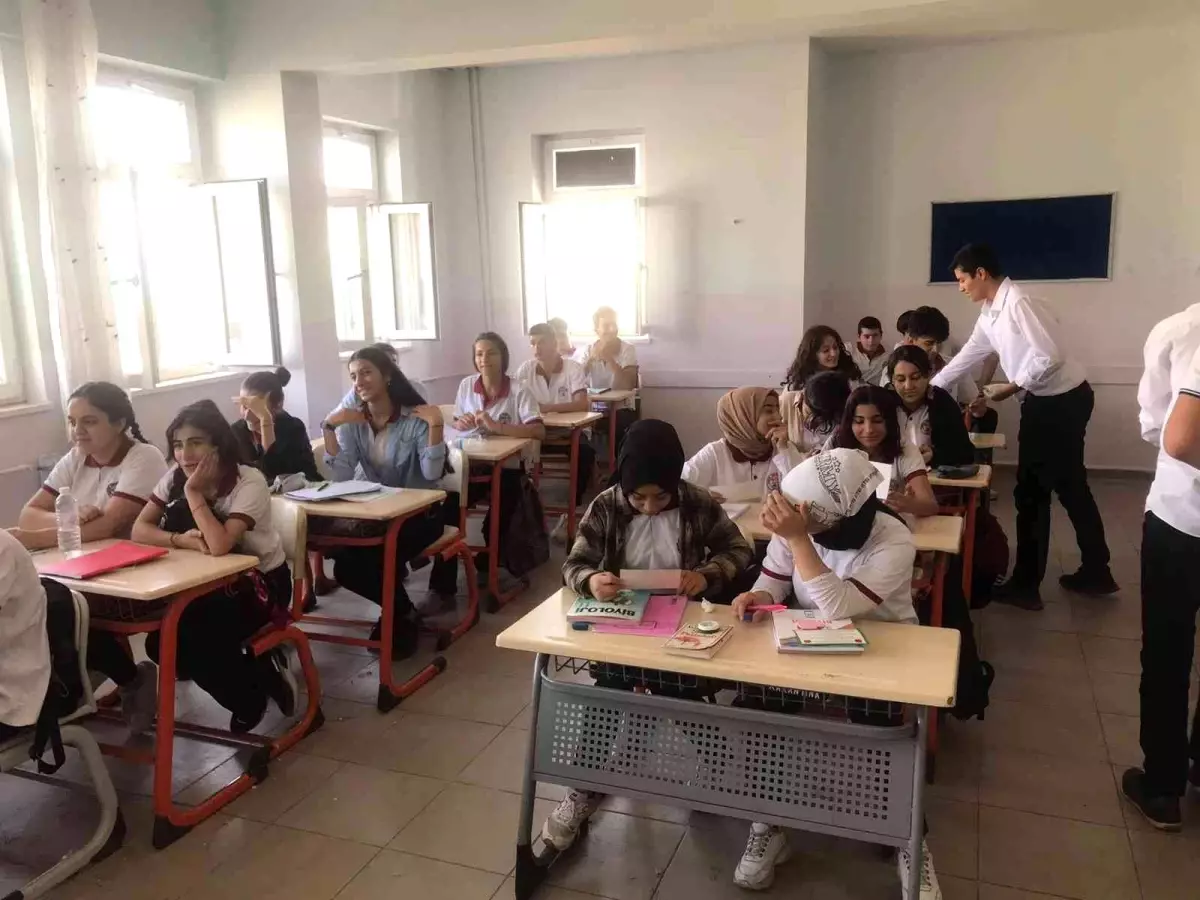 İmam hatip öğrencilerinden Mevlid Kandili etkinliği