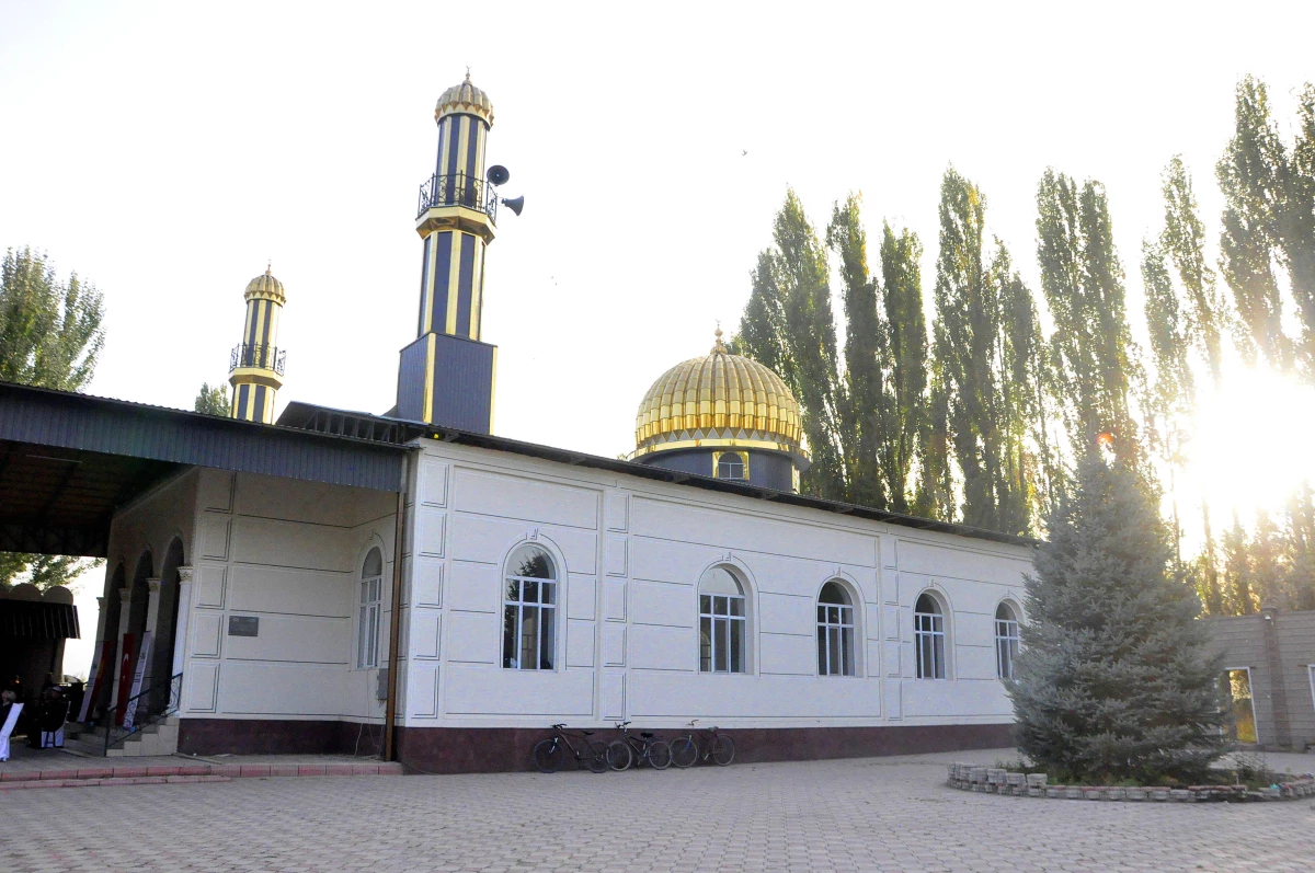 Kırgızistan\'da TİKA\'nın desteğiyle yenilenen cami ibadete açıldı