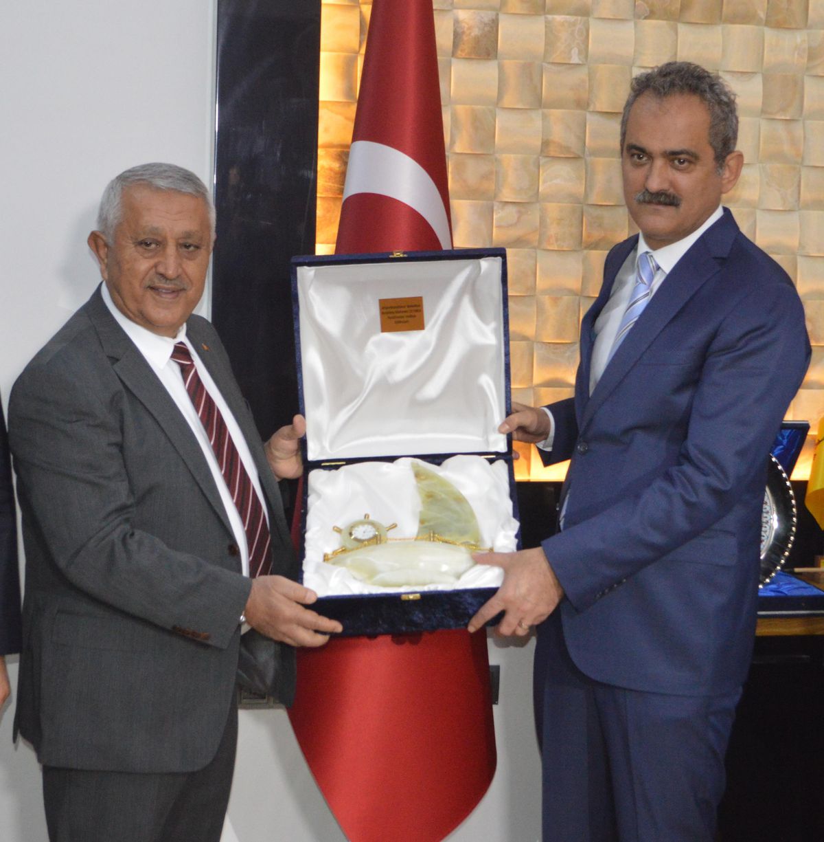 Milli Eğitim Bakanı Özer, Afyonkarahisar\'da değerlendirme toplantısında konuştu Açıklaması