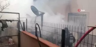 Son dakika haber... Odunlukta çıkan yangın apartmanın 1'inci katına sıçradı