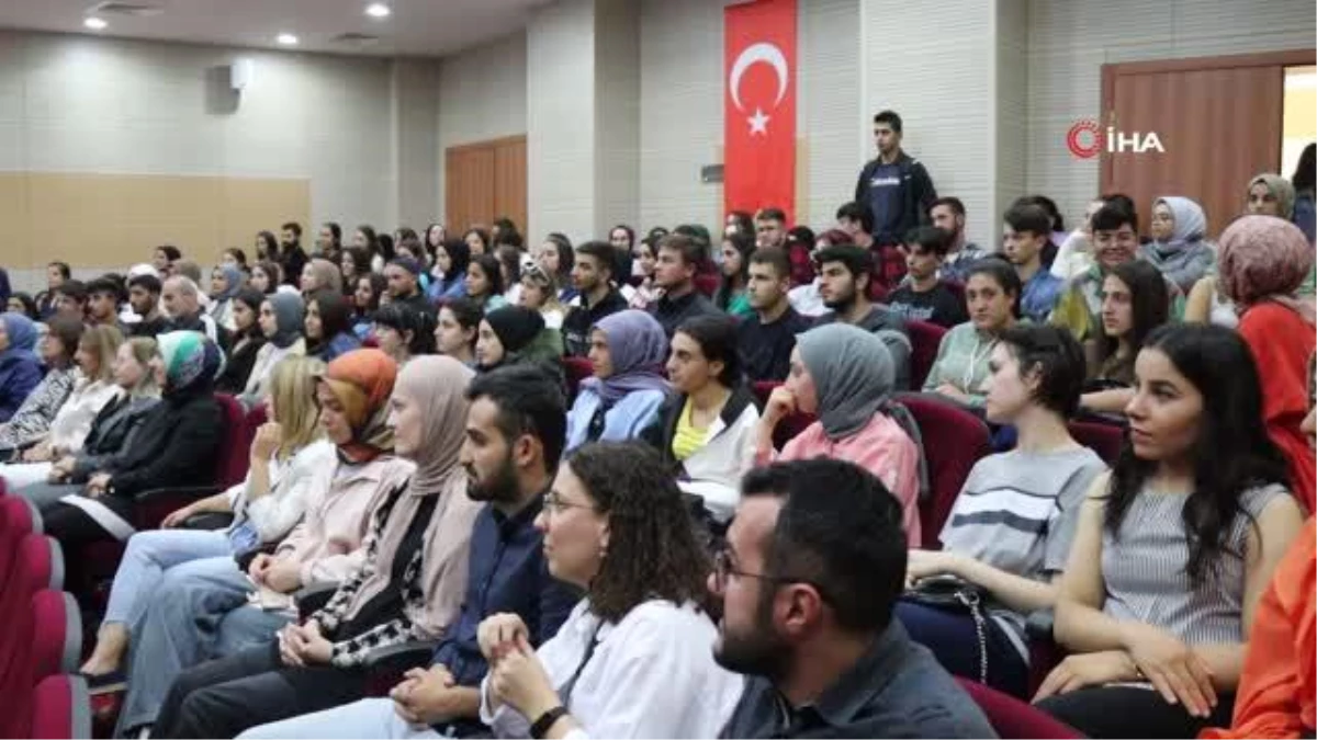 Erzurum haberleri: Oltu Beşeri ve Sosyal Bilimler Fakültesi\'nde eğitim öğretim yılı düzenlenen törenle başladı