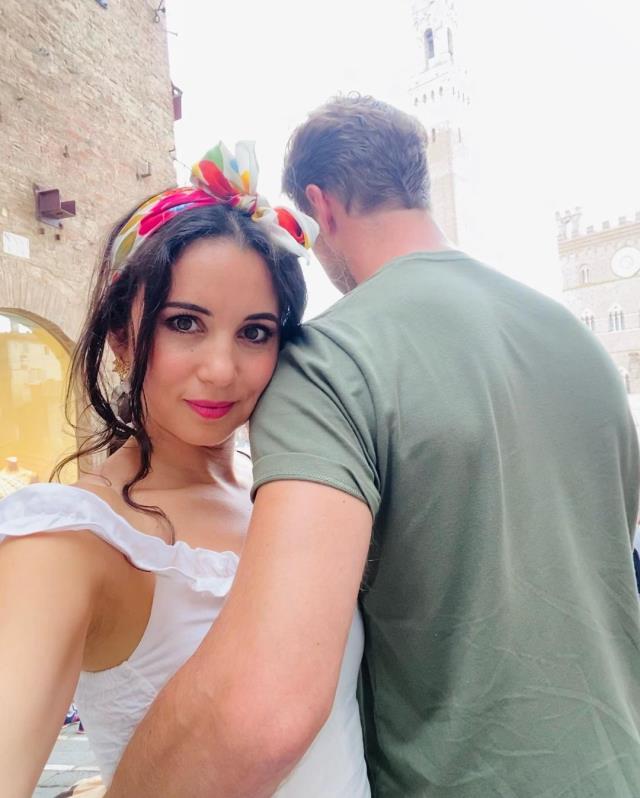 Şarkıcı Karsu, sevgilisinden evlilik teklifi aldı Şarkıcı Karsu, sevgilisinden evlilik teklifi aldı