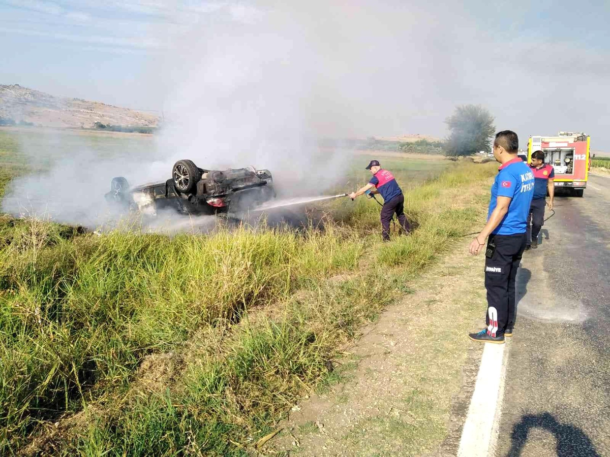 Takla atan otomobil alev topuna döndü
