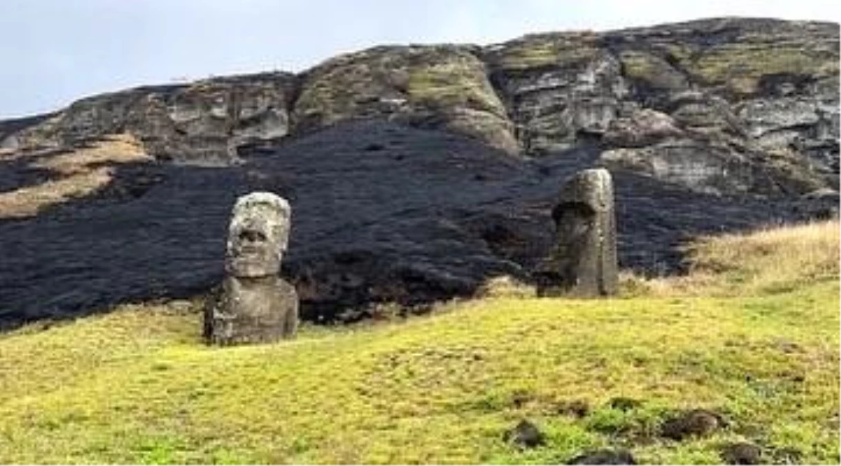 Son dakika haberleri | UNESCO listesindeki Moai heykelleri yangında büyük hasar gördü