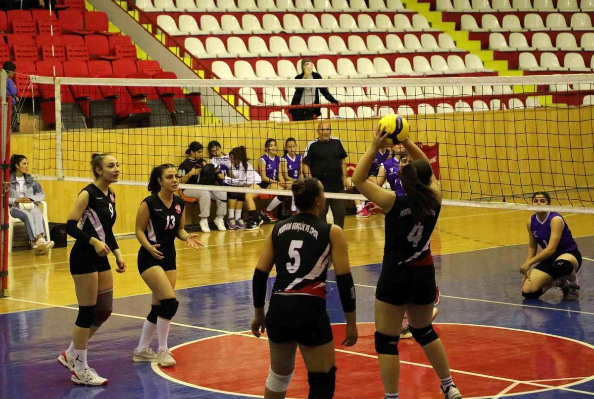 "Voleybolun yıldızları" sahneye çıktı