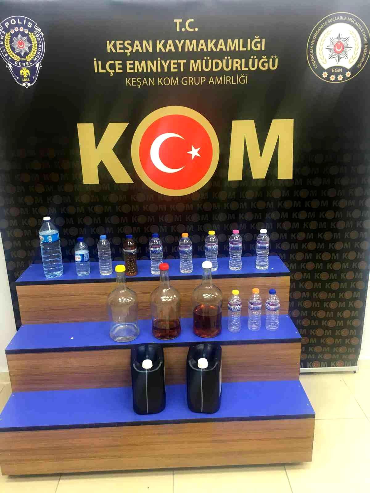 Aracında ve evinde litrelerce ev yapımı içki ele geçirildi