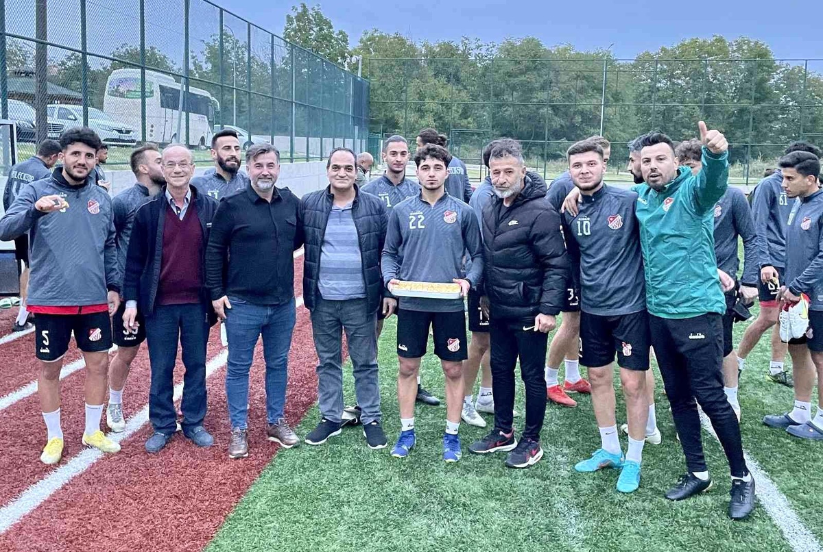 Bilecik haber... Bilecik 1969 Spor Kulübü zorlu İstanbul deplasmanı öncesi son antrenmanına çıktı