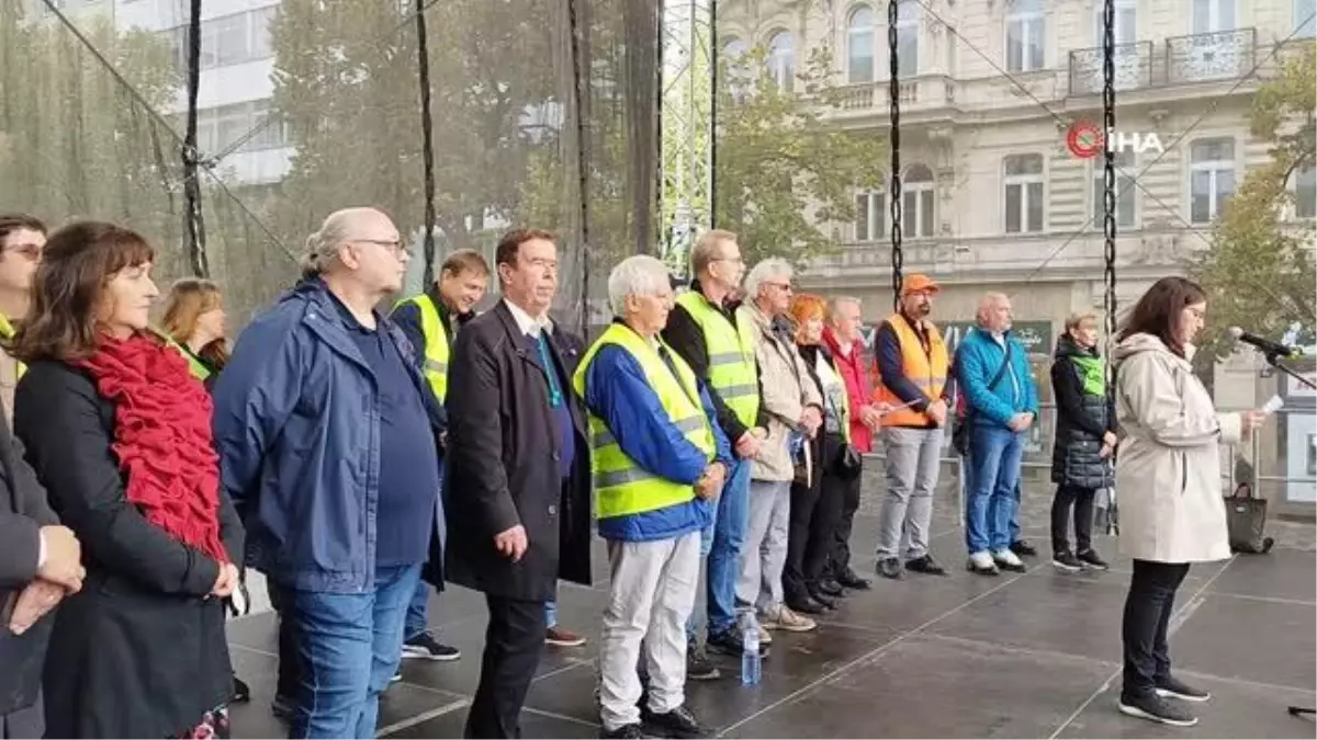 Çekya'da sendikalardan hükümet karşıtı protesto