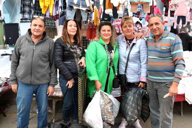 Edirne'ye gelen Bulgar turist elindeki paraları böyle salladı: Harca harca bitmiyor Edirne'ye gelen Bulgar turist elindeki paraları böyle salladı: Harca harca bitmiyor