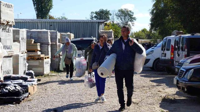 Edirne'ye gelen Bulgar turist elindeki paraları böyle salladı: Harca harca bitmiyor Edirne'ye gelen Bulgar turist elindeki paraları böyle salladı: Harca harca bitmiyor
