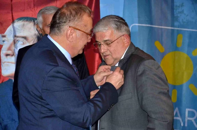 Eski Devlet Bakanı Bahattin Şeker İYİ Parti'ye geçti