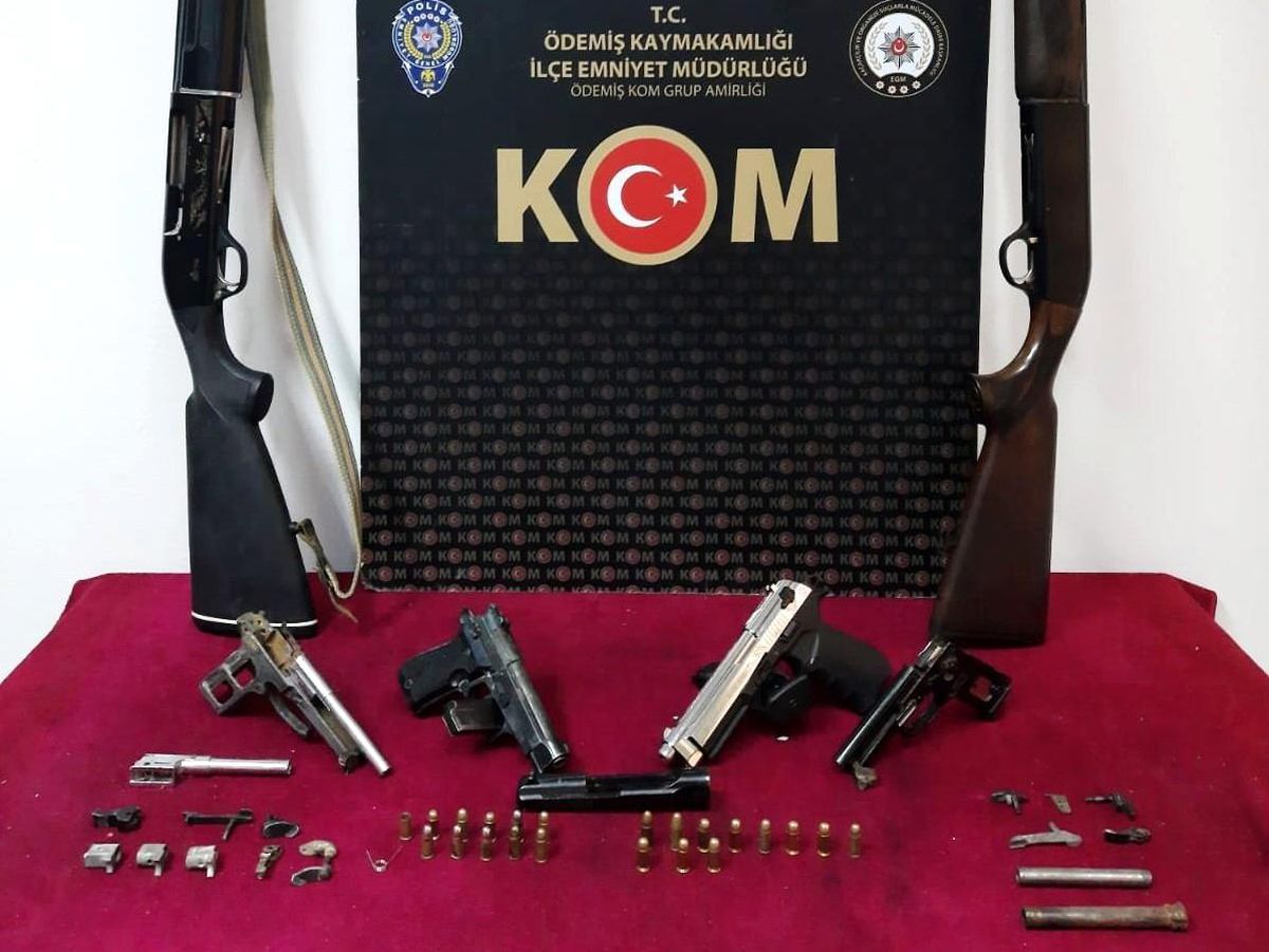 İzmir 3. sayfa haberi | İzmir\'de kuru sıkıdan tabanca yapan şüpheli yakalandı