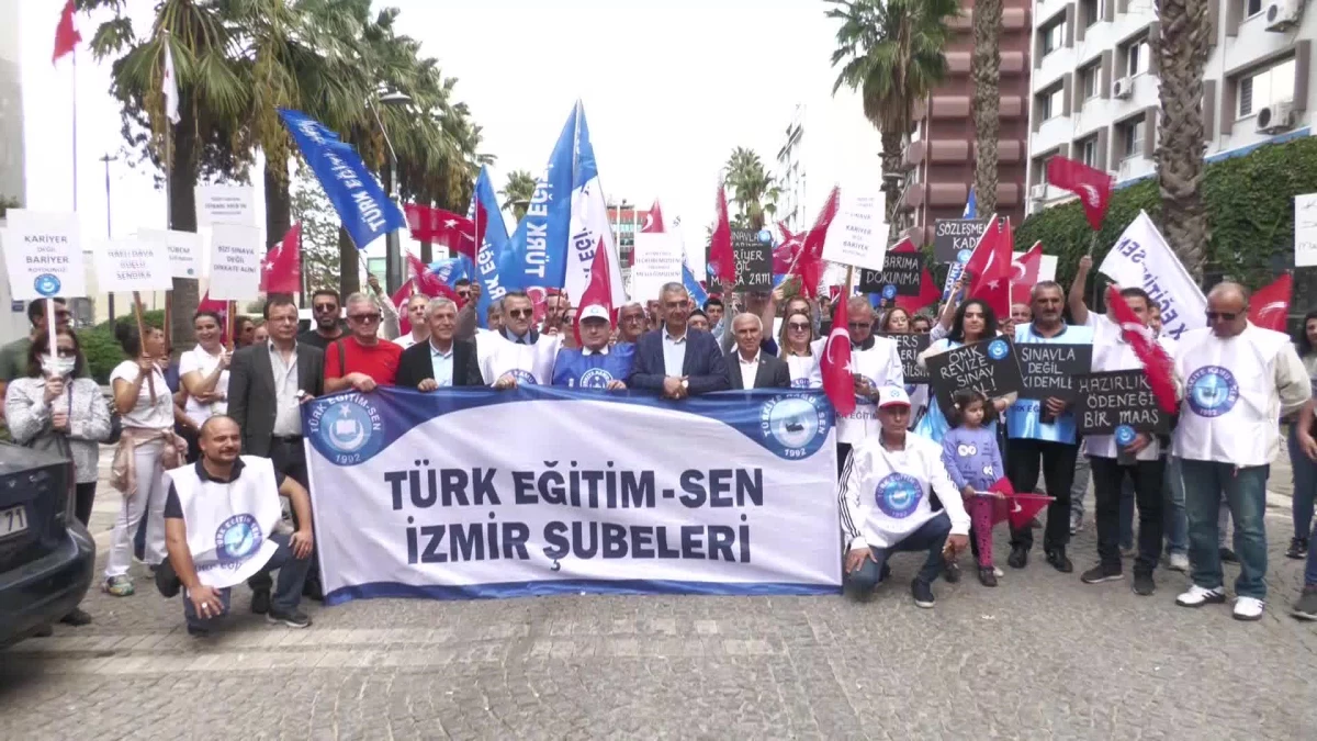 İzmir haberi: İzmir\'de Öğretmenlik Meslek Kanunu Protestosu: "Telafisi Mümkün Olmayan Sorunlara Sebep Olacak"