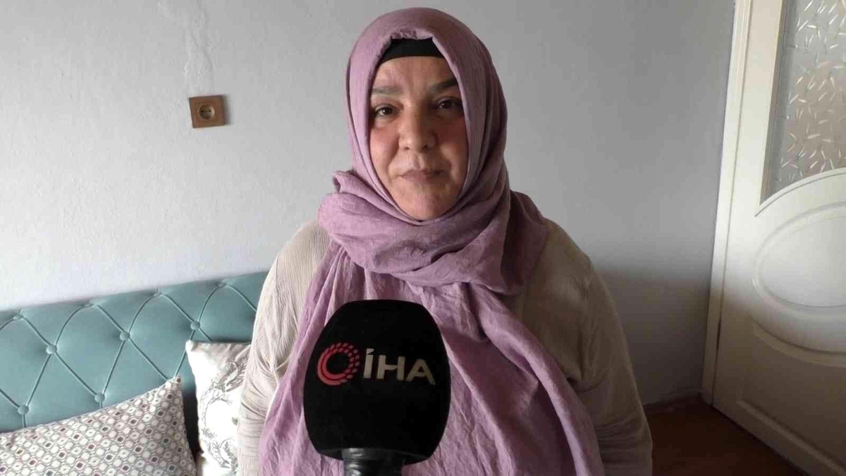 Sultangazi\'de çöp toplamaya gidip halay çektiler