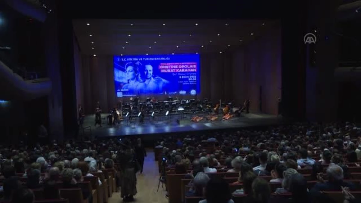 Tenor Murat Karahan ile Letonyalı soprano Kristine Opolais, AKM\'de konser verdi
