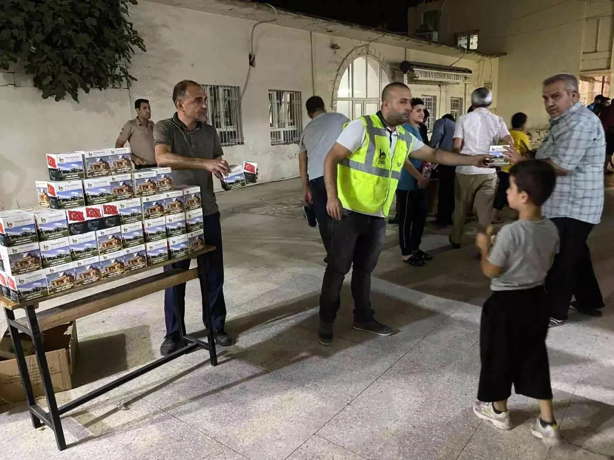 Şanlıurfa yerel haberi... Viranşehir\'de camilerde kandil simidi dağıtıldı