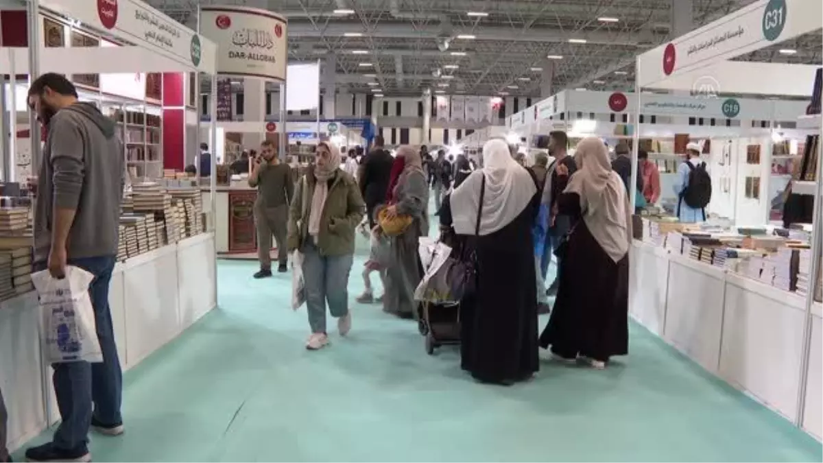 '7. Uluslararası İstanbul Arapça Kitap Fuarı'nda göçmenlere gönüllü psikolojik destek veriliyor