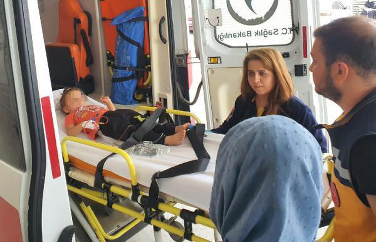 Babasının traktörle çarptığı 2 yaşındaki Lilaz, ağır yaralandı