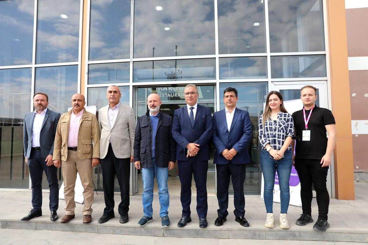 Başkan Çolakbayrakdar\'dan gençlere müjde