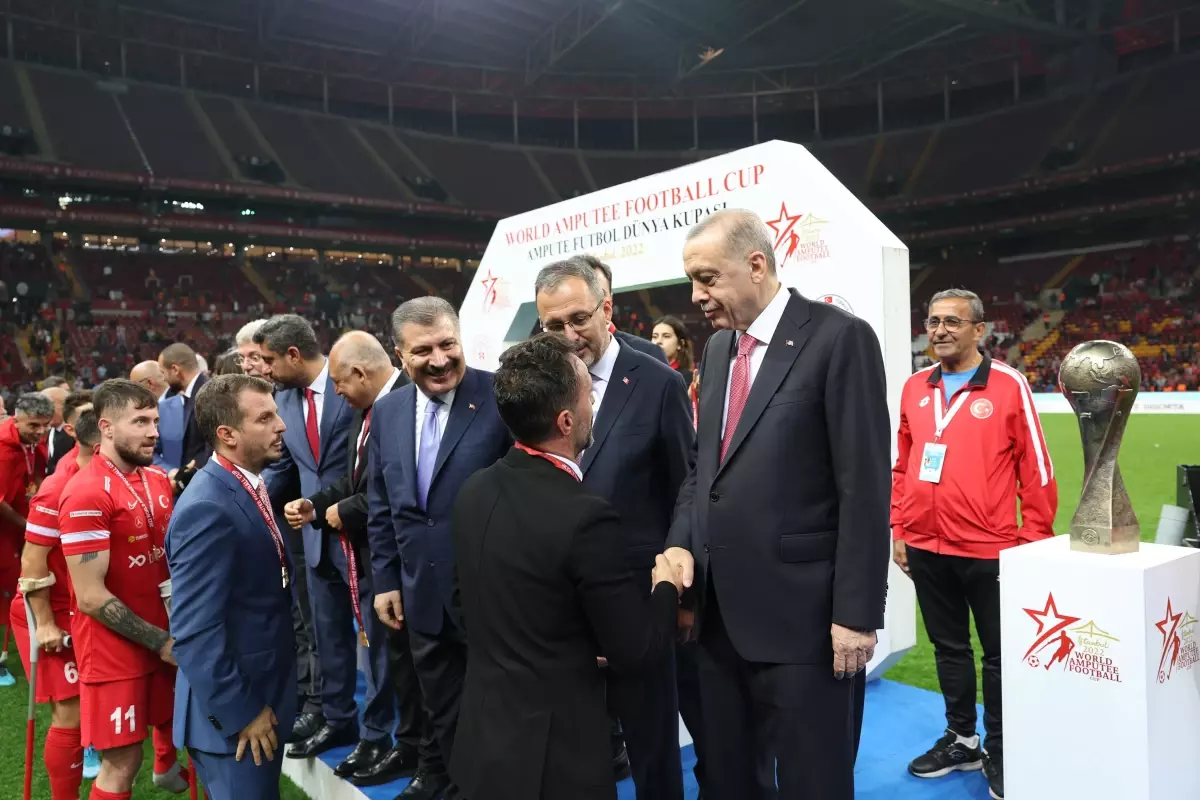 Cumhurbaşkanı Erdoğan, Ampute Futbol Milli Takımı'nı tebrik etti