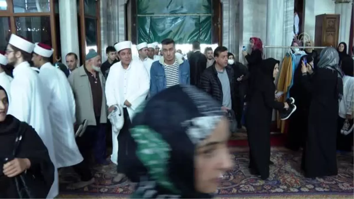 Fatih Camii'nde 82 hafız için icazet merasimi yapıldı