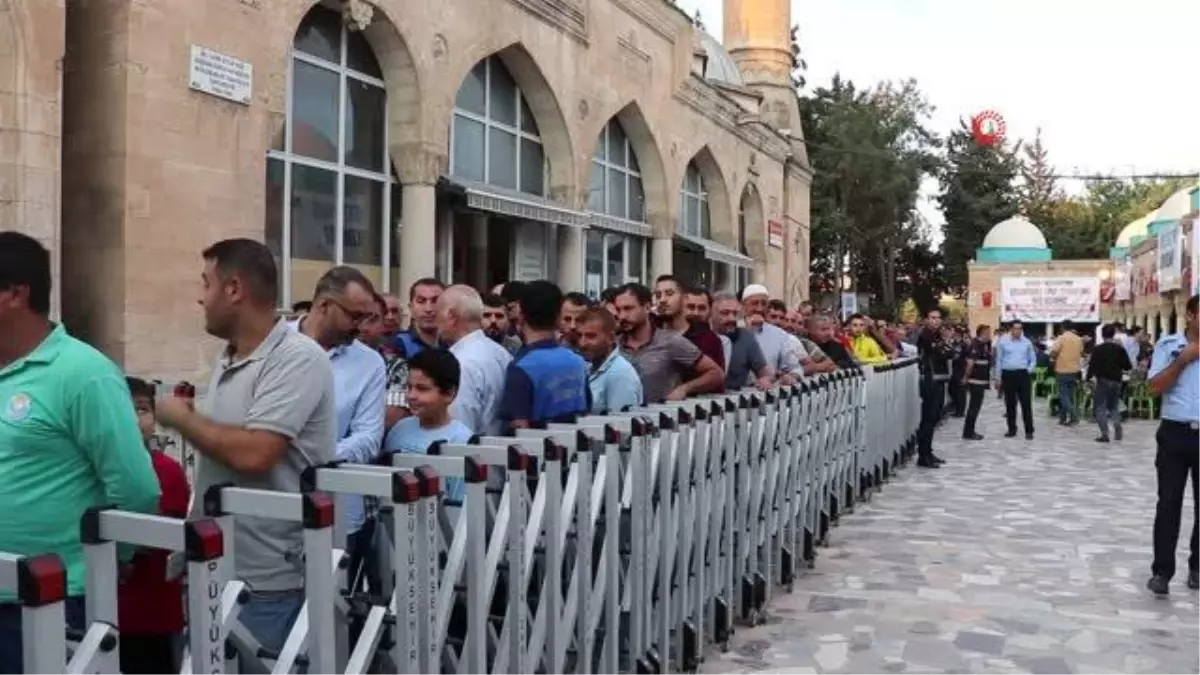 Şanlıurfa gündem: Haliliye\'de 10 bin kişiye tirit ikramı