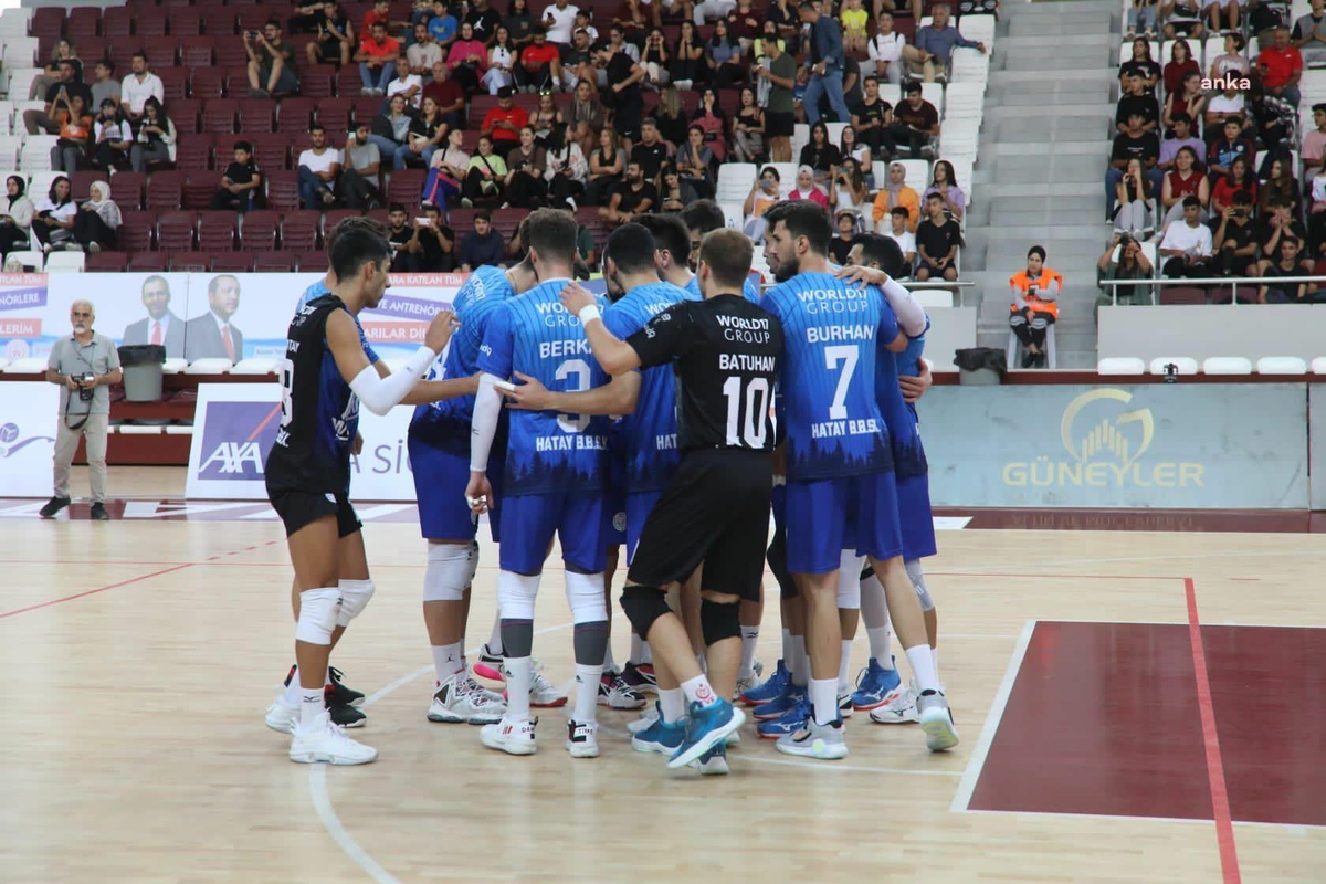 Hatay yerel haberi | Hatay Büyükşehir Belediyespor Erkek Voleybol Takmı Galatasaray Hdı Sigorta\'ya 3-2 Mağlup Oldu