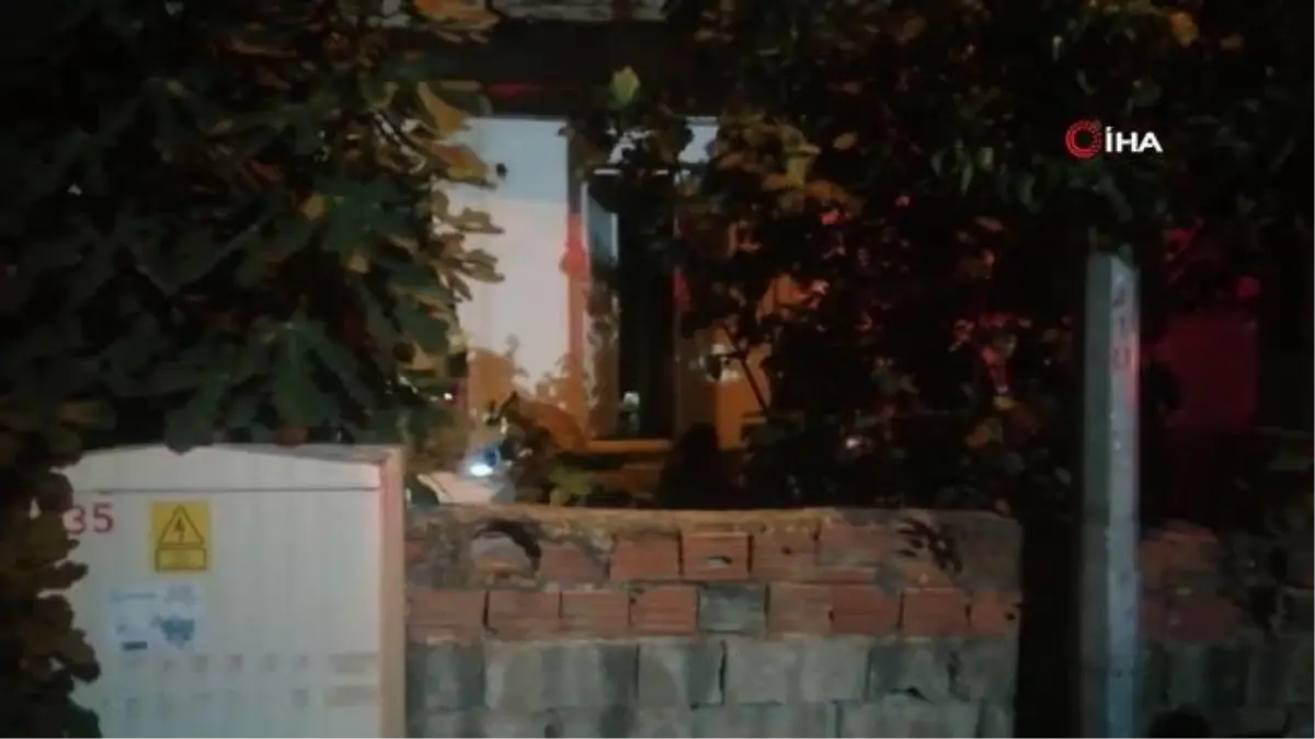 Son dakika haberleri | İzmir'de 2 katlı binada patlama: 1'i çocuk 3 yaralı