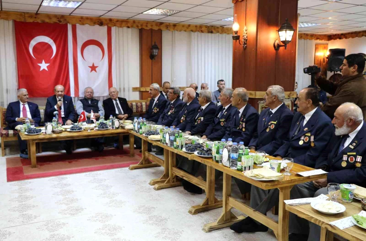 Erzincan haber! KKTC Cumhurbaşkanı Tatar ve AK Parti Genel Başkanvekili Yıldırım, Erzincan\'da Kıbrıs gazileriyle buluştu (2)