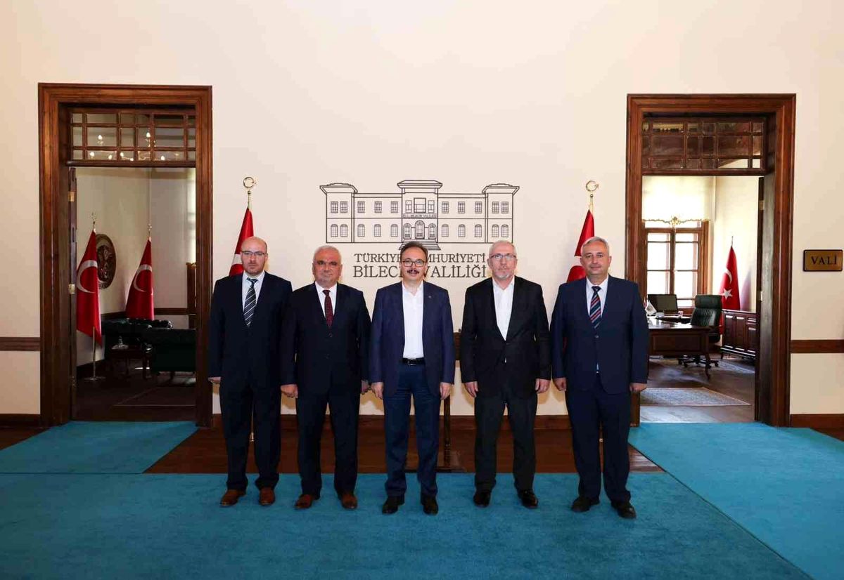 Müftü Erhun, Camiler ve Din Görevlileri Haftası sebebiyle Vali Kızılkaya\'yı ziyaret etti