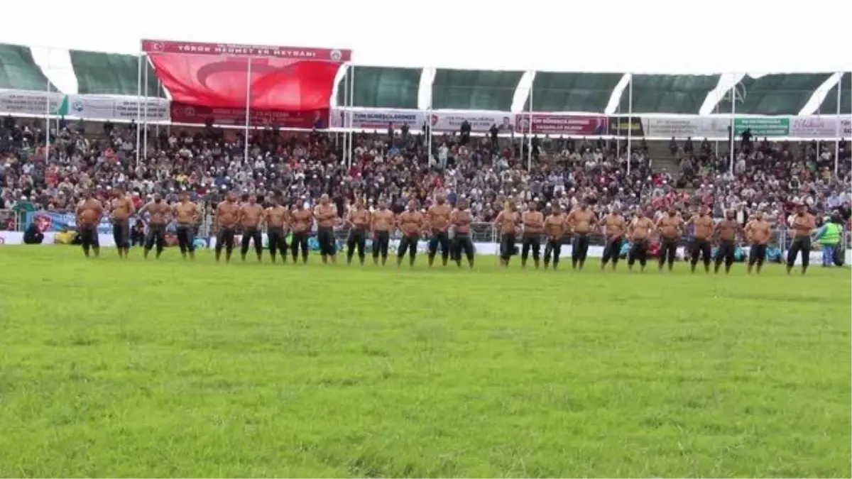 Manisa haber: Turgutlu\'da başpehlivanlık mücadelesini Menderes Saltık kazandı