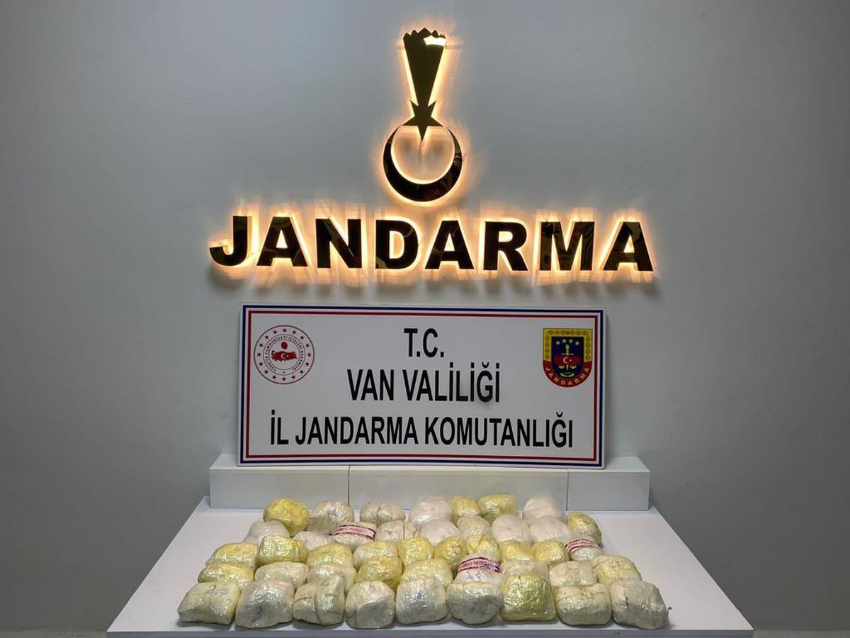 Van haberleri... Van\'da 20 kilo 502 gram sentetik uyuşturucu ele geçirildi