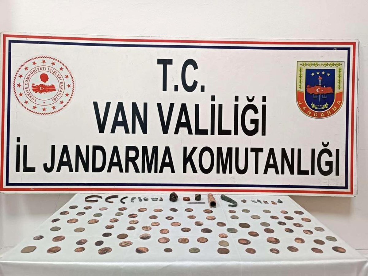 Van haber | Van\'da 85 adet sikke ve 22 adet obje ele geçirildi