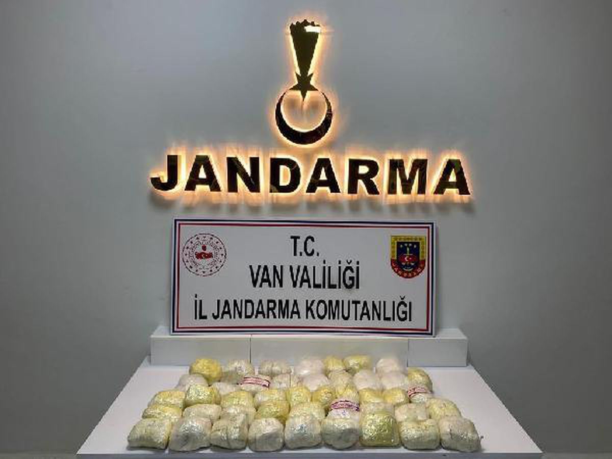 Van gündem haberleri... Van\'da arazide 20 kilo uyuşturucu ele geçirildi