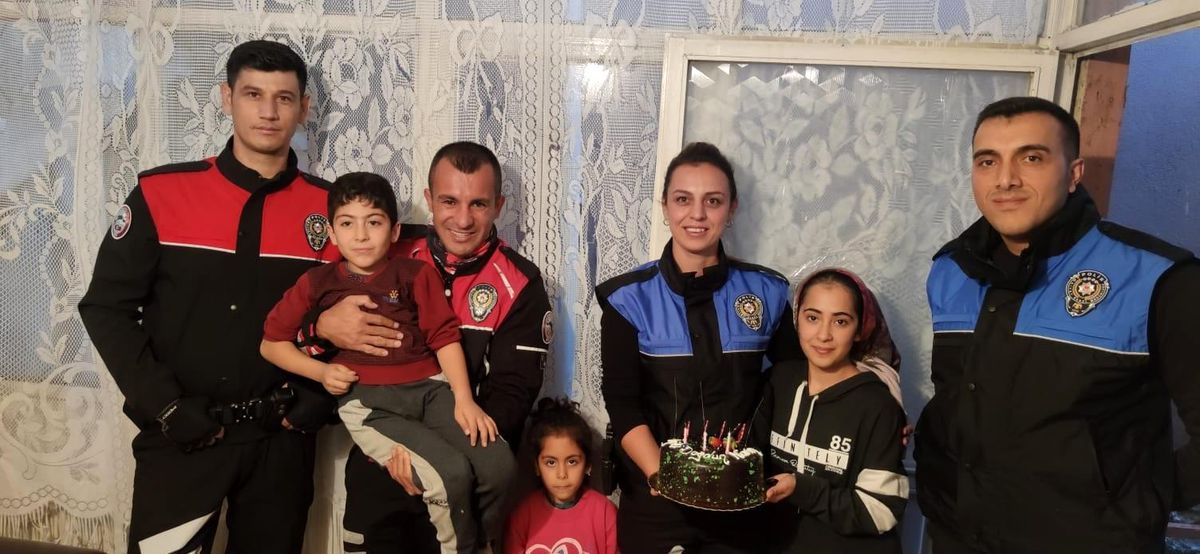 Son Dakika | Van polisinden sürpriz doğum günü