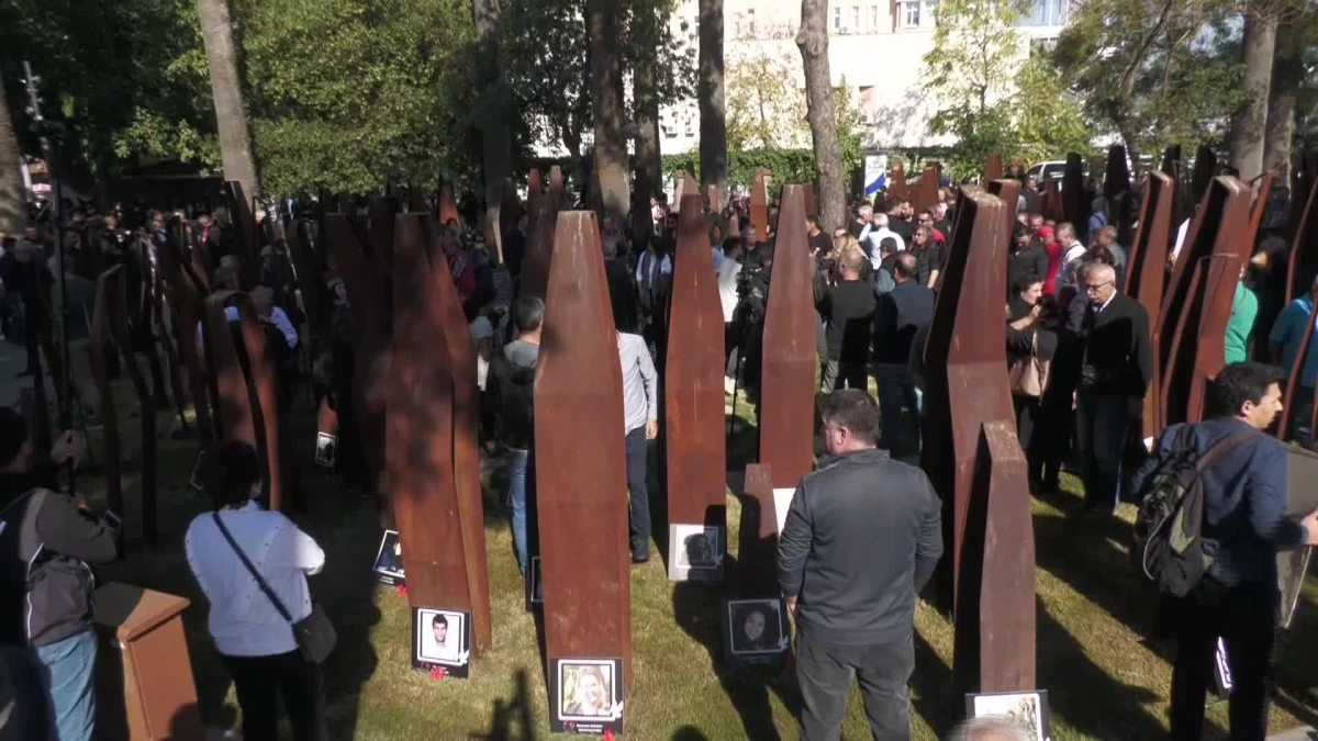 İzmir haber! 10 Ekim Katliamında Hayatını Kaybedenler İzmir\'de Anıldı