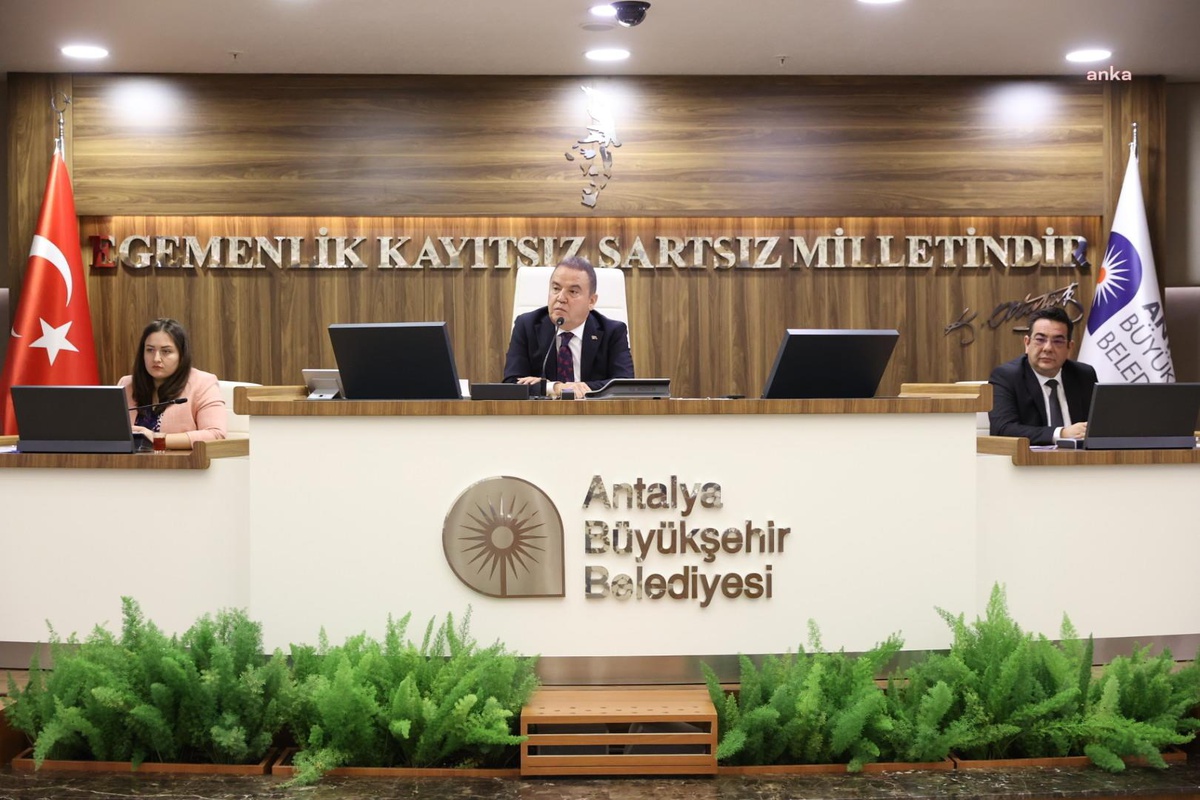 Antalya haberi: Antalya Büyükşehir Belediye Meclisi Toplandı