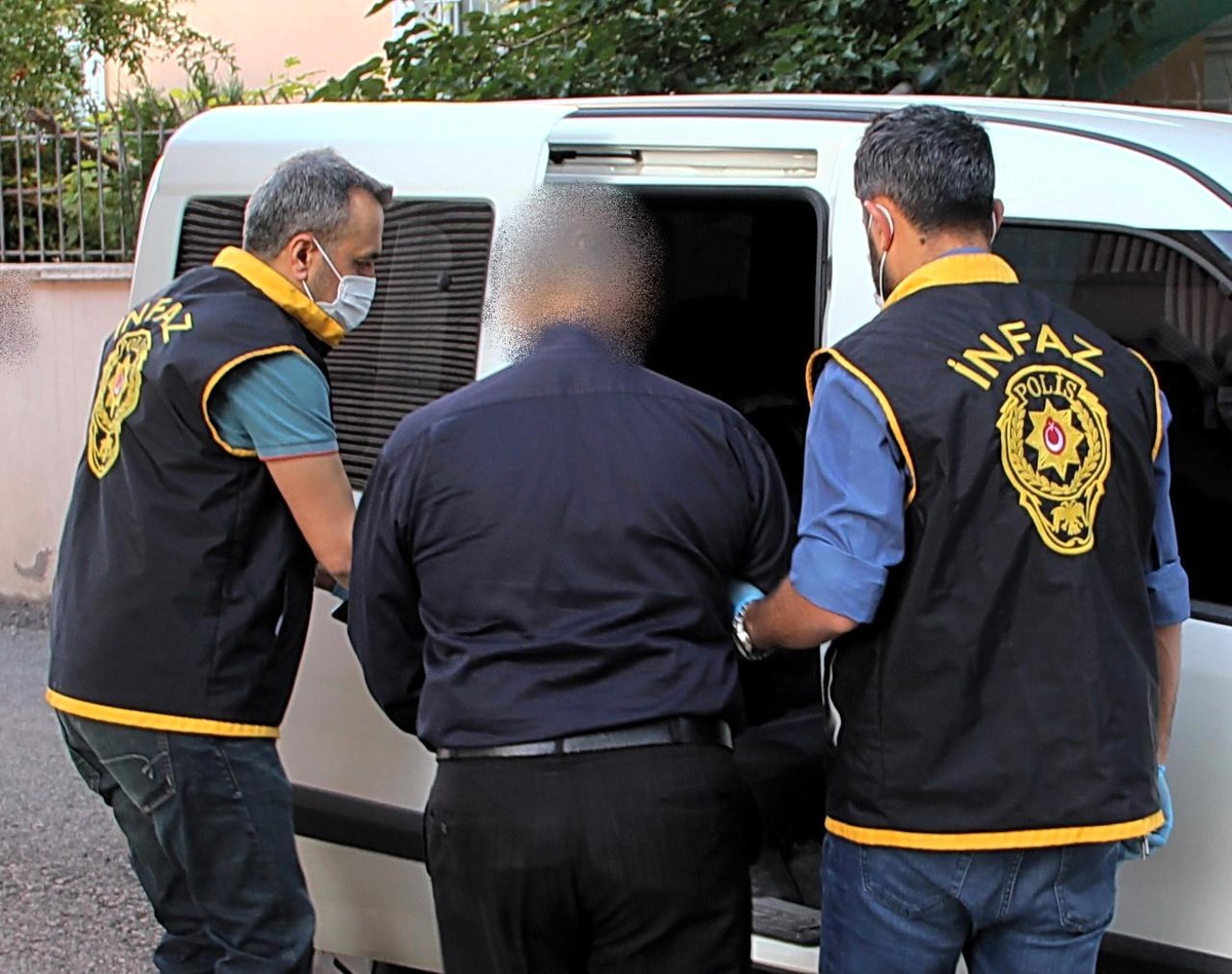 Son dakika haberi: Aranan 26 şahıs polisten kaçamadı