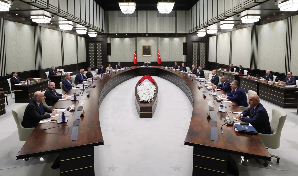 3 önemli konunun masaya yatırıldığı Kabine Toplantısı sona erdi! Gözler Erdoğan\'ın yapacağı konuşmada