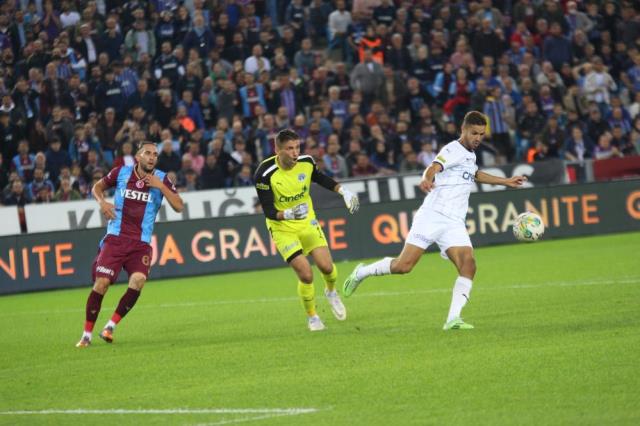 Fırtına tat vermedi! Trabzonspor, sahasında Kasımpaşa ile puanları paylaştı Fırtına tat vermedi! Trabzonspor, sahasında Kasımpaşa ile puanları paylaştı