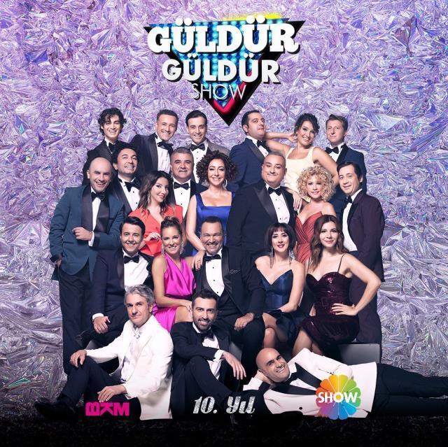 Güldür Güldür'ün yeni sezon afişinde iki ünlü ismi göremeyenler tepki gösterdi: Parayı bulunca gittiler