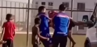 Kavgayı ayırırken elinde muşta olan öğrenciye müdahale eden antrenöre gözaltı