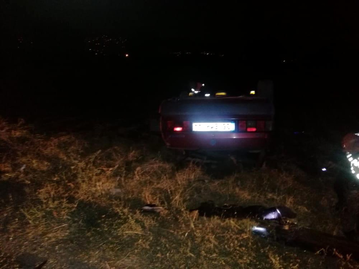 Son dakika haberi... Kazada otomobilden fırlayan sürücü hayatını kaybetti
