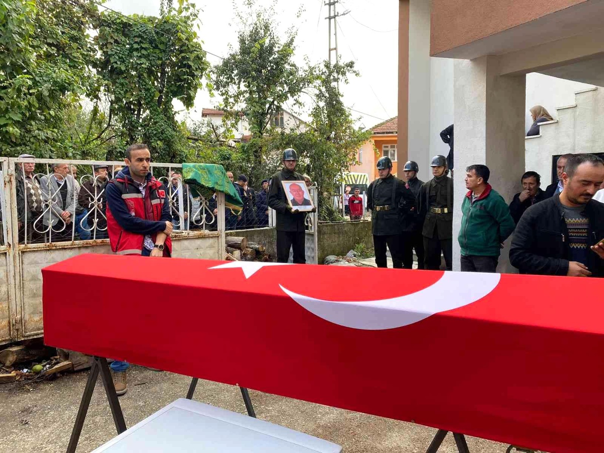 Kıbrıs gazisi son yolculuğuna uğurlandı