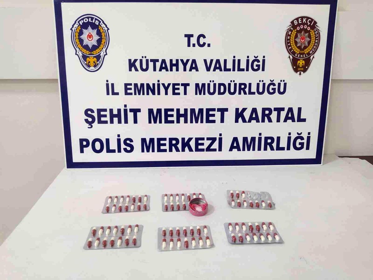 Kütahya 3. sayfa haberleri... Kütahya\'da Bekçiler iki kişinin üzerinde uyuşturucu ele geçirdi