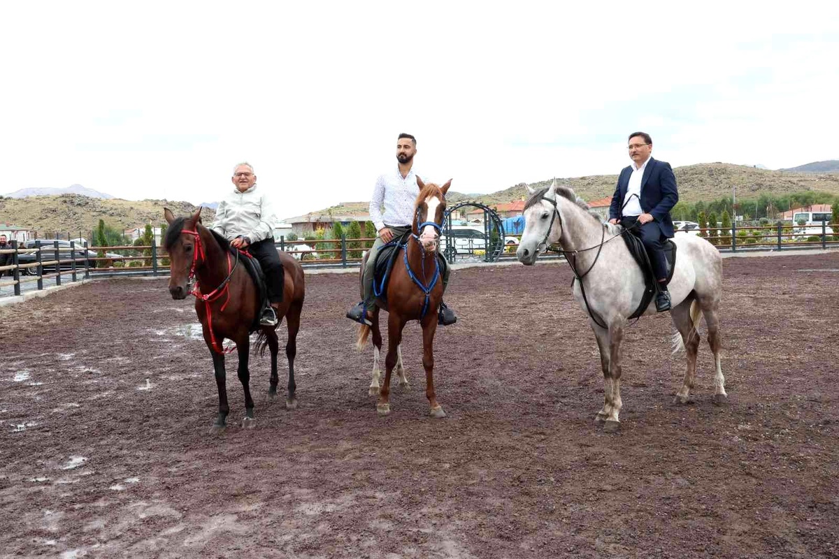 Vali Çiçek ve Başkan Büyükkılıç\'ın turizm rotası bu kez Hürmetçi oldu