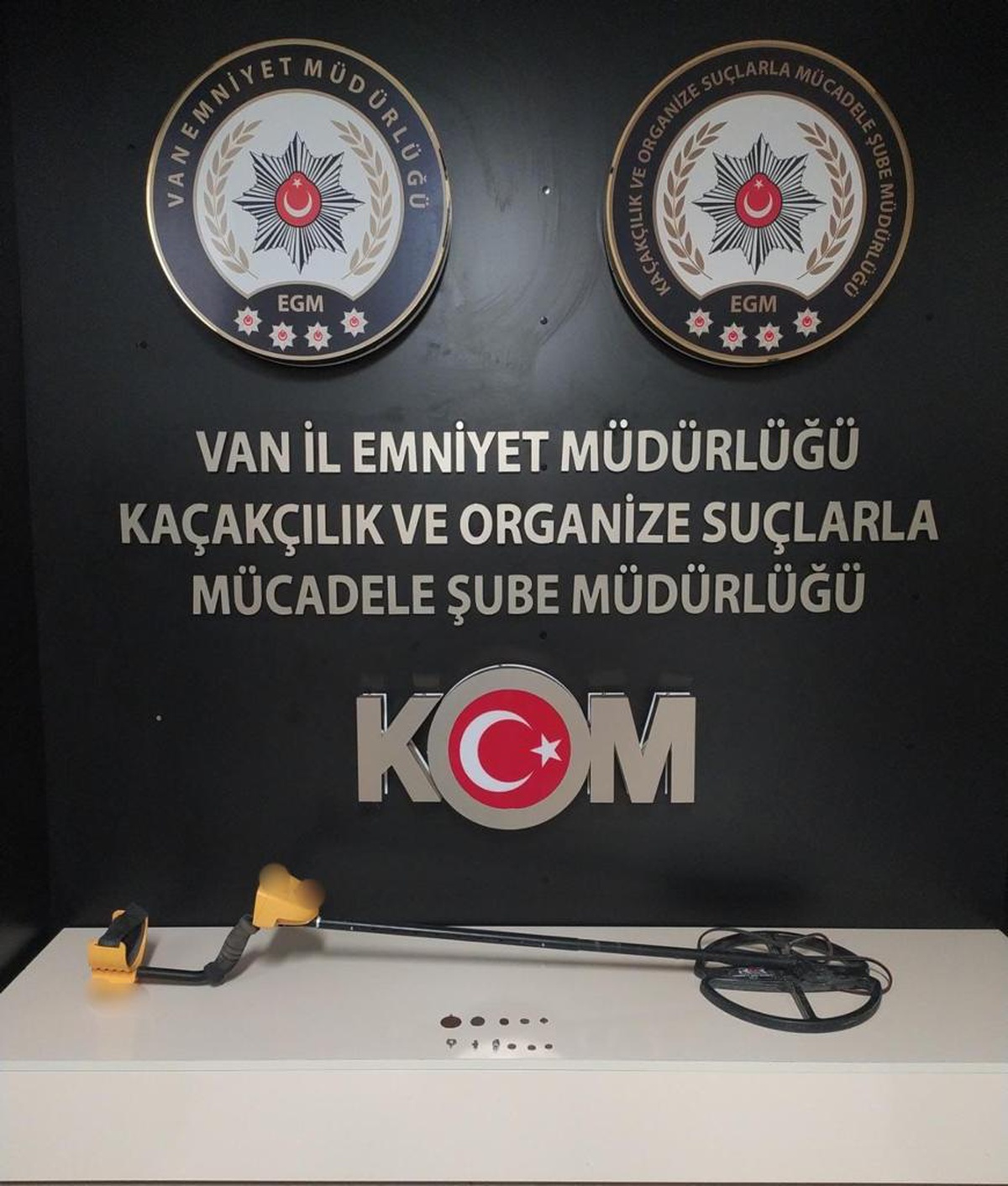 Van haberi: Van\'da 8 sikke ve tarihi eser niteliği taşıyan 3 obje ele geçirildi