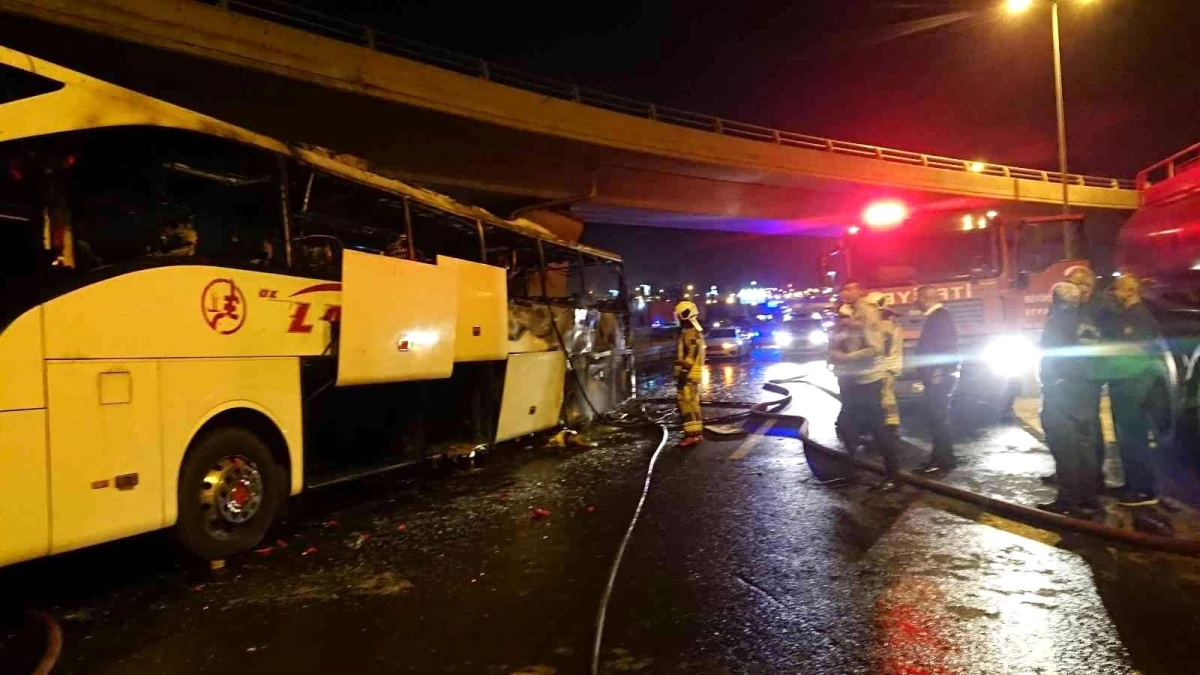 Ankara haberi | Ankara\'da seyir halindeki yolcu otobüsü alev alev yandı