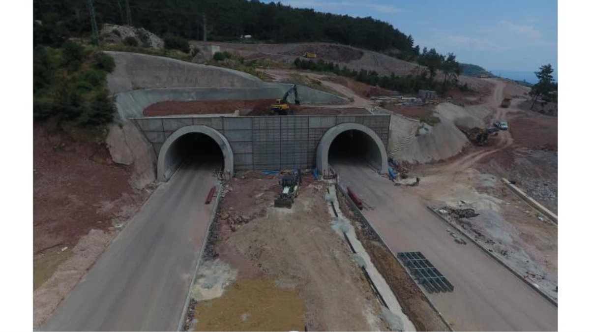 Çanakkale\'de 50 dakikalık yolu 5 dakikaya indirecek Assos ve Troya tünelleri açıldı